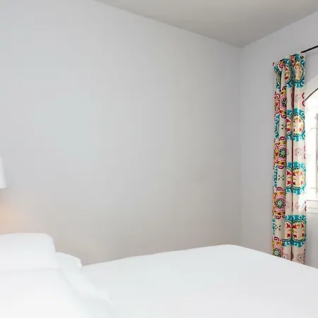 Splendid With Sea View, Exotic Garden And Pool Villa *